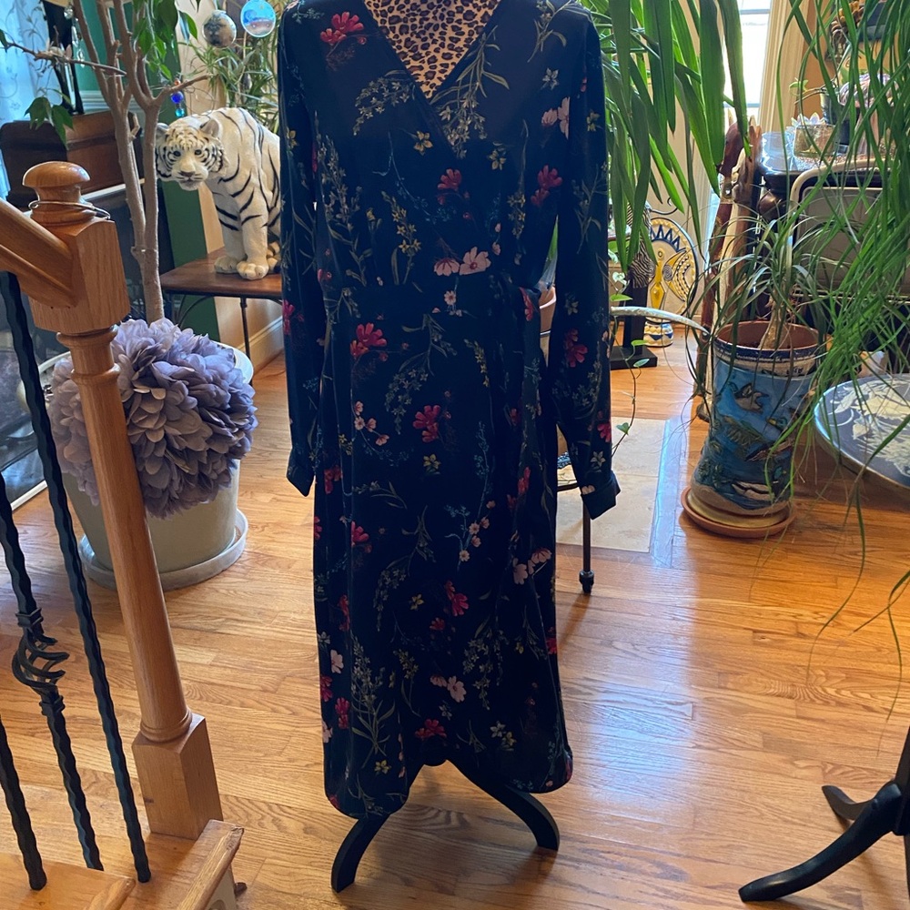 Time and Tru Dark Floral Long Sleeve Dress